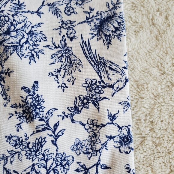 Talbots Petite Simple Flattering White Blue Floral Printed Ankle Pants Women 12 - Picture 4 of 9